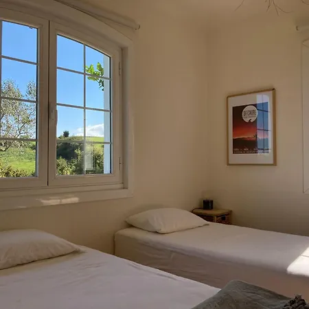 Amama 3* يورونْيِ