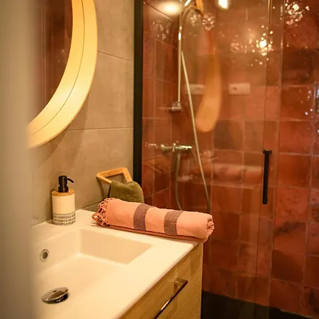 Amama Bed & Breakfast 3*